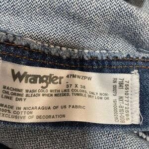 WRANGLER COWBOY CUT ORIGINAL FIT JEAN size 37w x 38l